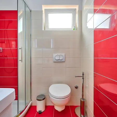 Teuta_commodious At The *